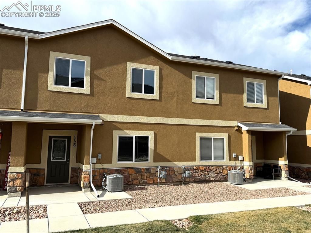 1729 Sandtoft Heights, Colorado Springs, CO 80951
