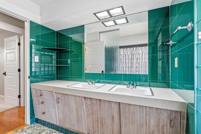 2781 Stratford Drive, Upper Arlington, OH 43220