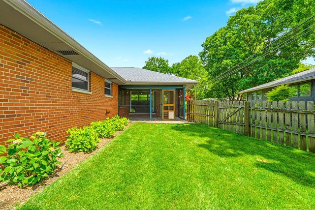 2781 Stratford Drive, Upper Arlington, OH 43220