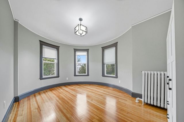 24 Hinckley 3, Boston, MA 02125