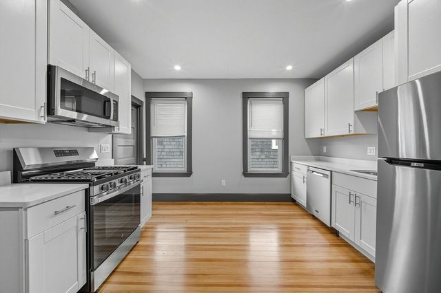 24 Hinckley 3, Boston, MA 02125