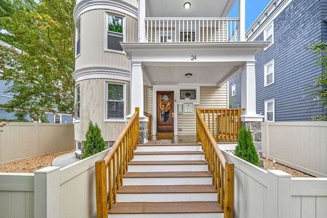 24 Hinckley 3, Boston, MA 02125
