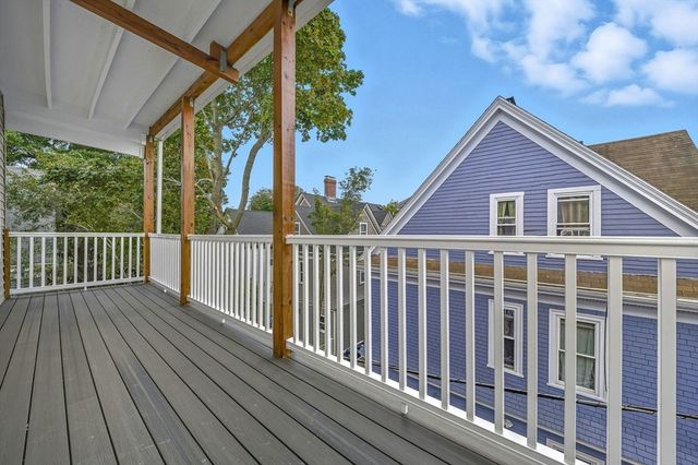 24 Hinckley 3, Boston, MA 02125