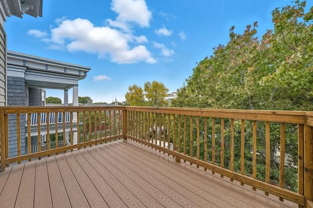 24 Hinckley 3, Boston, MA 02125