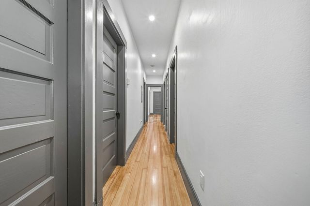 24 Hinckley 3, Boston, MA 02125