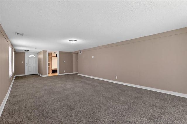 8318 Pershing Road, Raytown, MO 64138