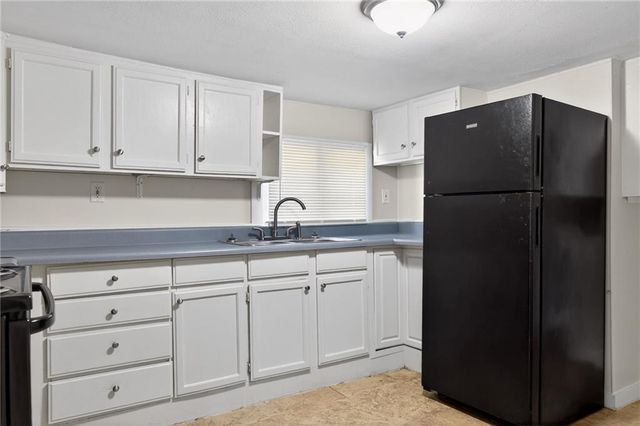 8318 Pershing Road, Raytown, MO 64138