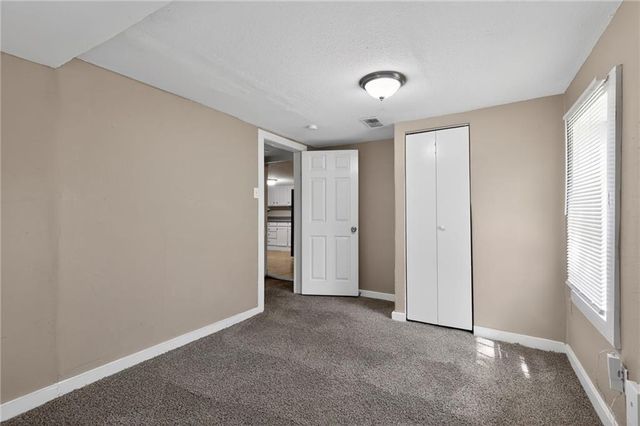 8318 Pershing Road, Raytown, MO 64138