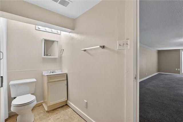 8318 Pershing Road, Raytown, MO 64138