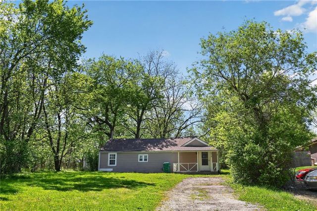 8318 Pershing Road, Raytown, MO 64138