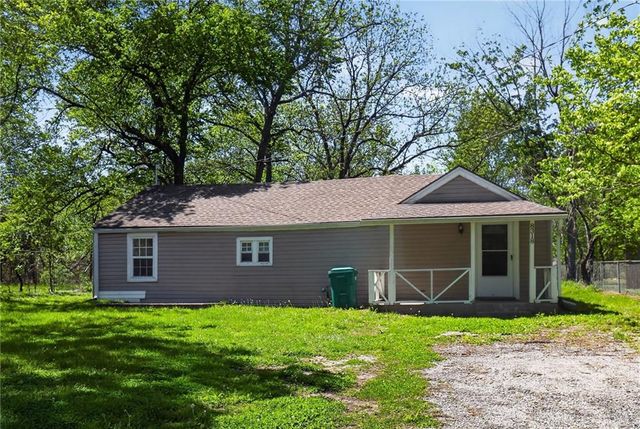 8318 Pershing Road, Raytown, MO 64138