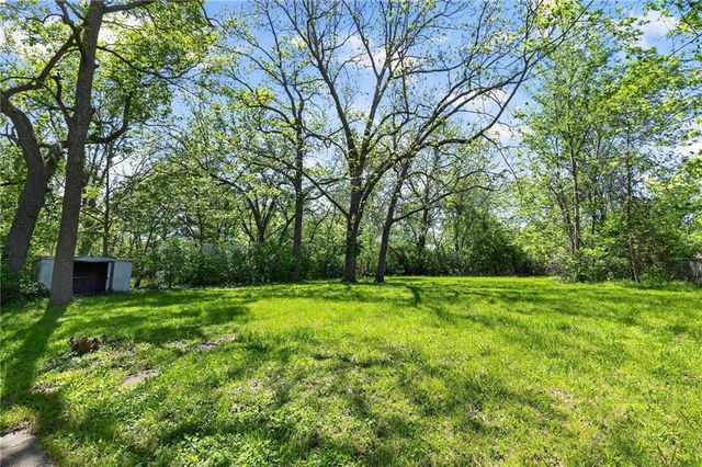 8318 Pershing Road, Raytown, MO 64138