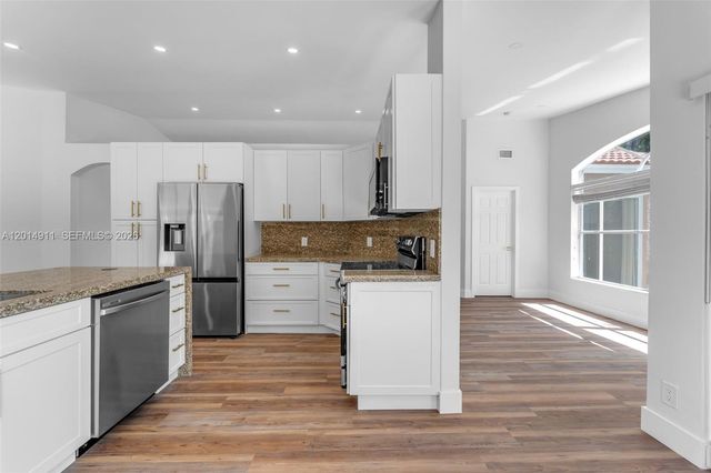 8113 SW 157 CT, Miami, FL 33193