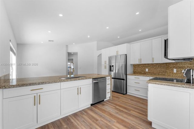 8113 SW 157 CT, Miami, FL 33193
