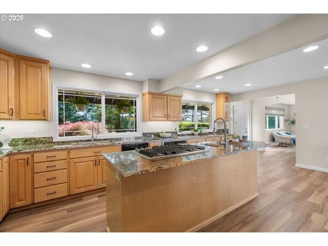 13195 Nw Logie Trail Rd, Hillsboro, OR 97124