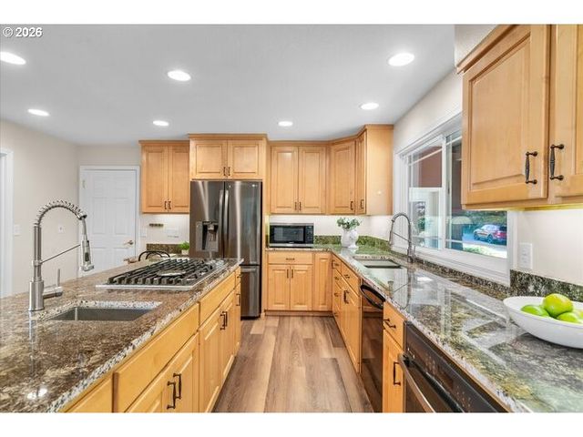 13195 Nw Logie Trail Rd, Hillsboro, OR 97124