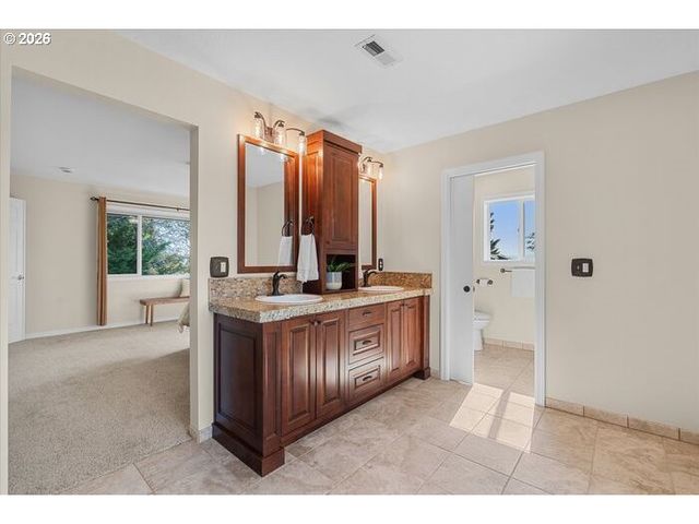 13195 Nw Logie Trail Rd, Hillsboro, OR 97124