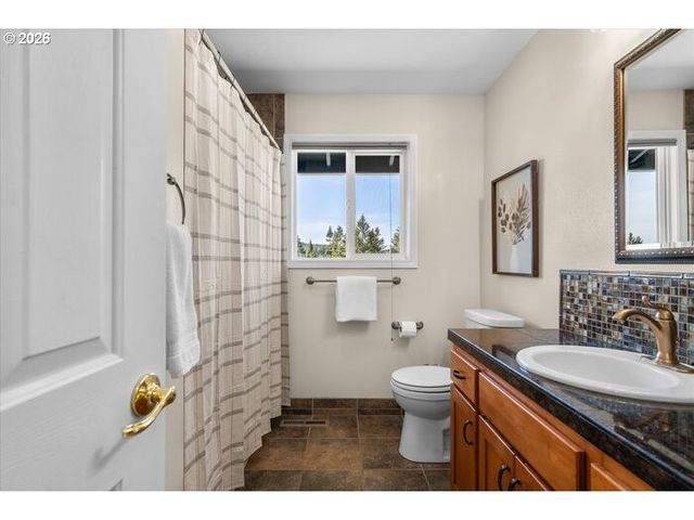 13195 Nw Logie Trail Rd, Hillsboro, OR 97124