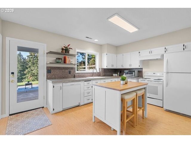 13195 Nw Logie Trail Rd, Hillsboro, OR 97124
