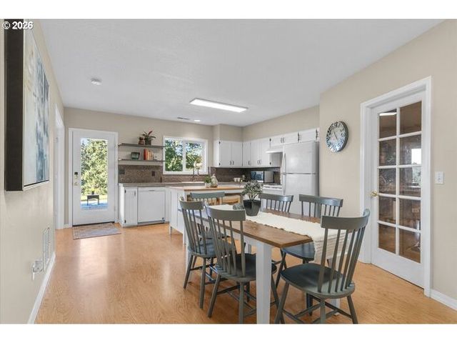 13195 Nw Logie Trail Rd, Hillsboro, OR 97124