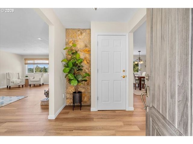 13195 Nw Logie Trail Rd, Hillsboro, OR 97124