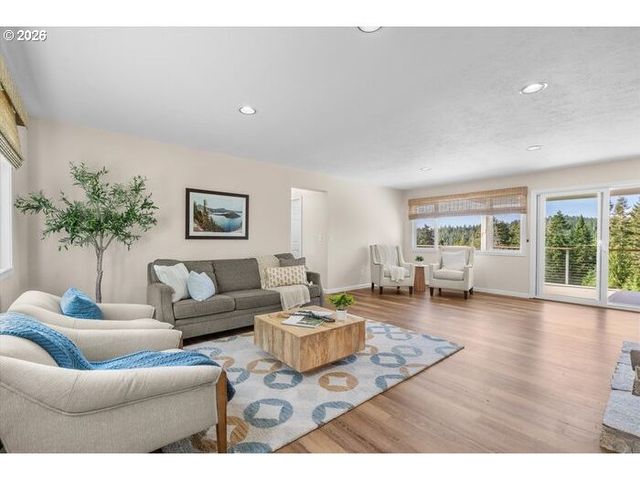 13195 Nw Logie Trail Rd, Hillsboro, OR 97124
