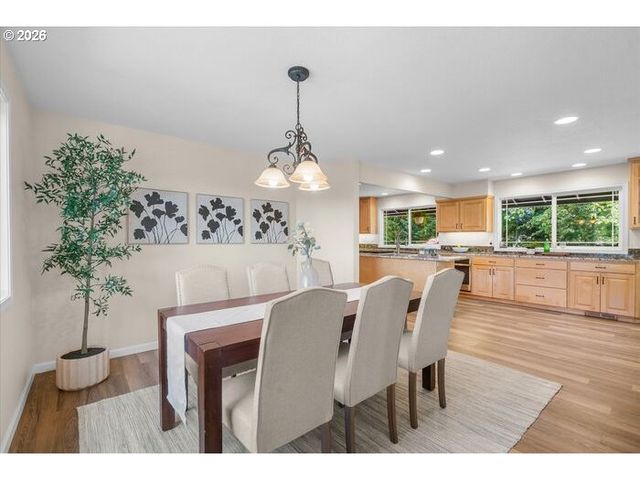13195 Nw Logie Trail Rd, Hillsboro, OR 97124
