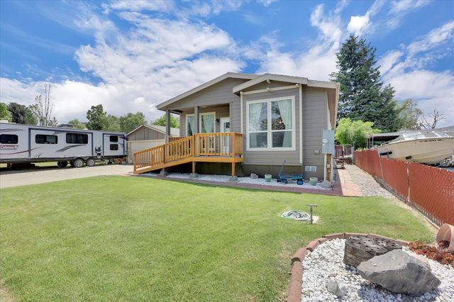 19214 E Buckeye Ave, Greenacres, WA 99027