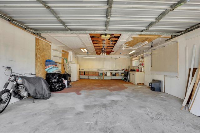 19214 E Buckeye Ave, Greenacres, WA 99027
