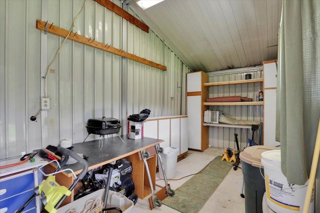 19214 E Buckeye Ave, Greenacres, WA 99027