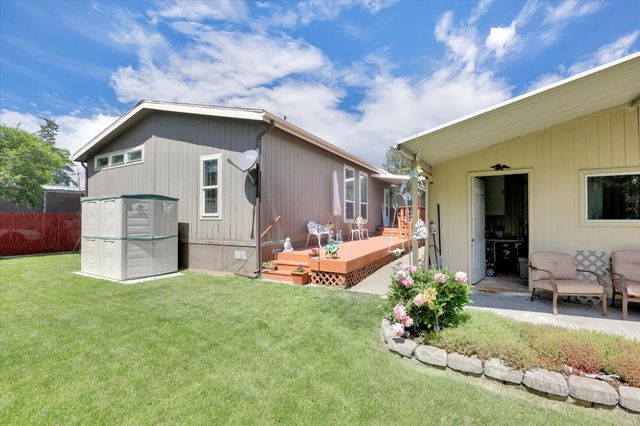 19214 E Buckeye Ave, Greenacres, WA 99027