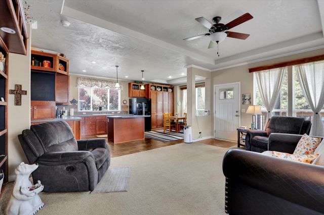 19214 E Buckeye Ave, Greenacres, WA 99027