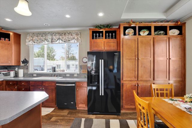 19214 E Buckeye Ave, Greenacres, WA 99027