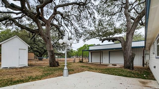 325 Sollock, Devine, TX 78016