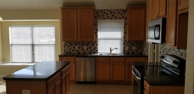 903 Lasso Lane, Mansfield, TX 76063