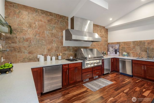 14424 SE 17th St, Bellevue, WA 98007