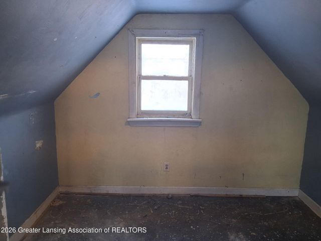 2807 W Jolly Road, Lansing, MI 48911