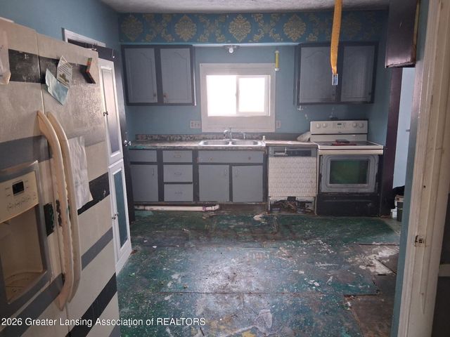 2807 W Jolly Road, Lansing, MI 48911