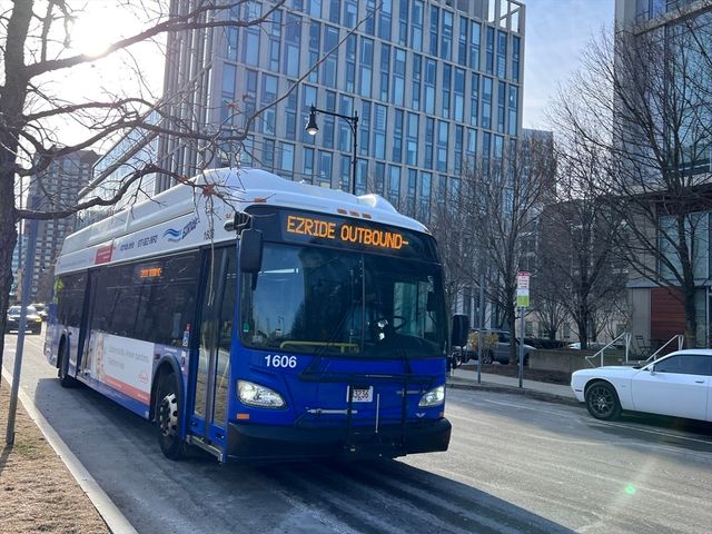 2 Earhart 202, Cambridge, MA 02141