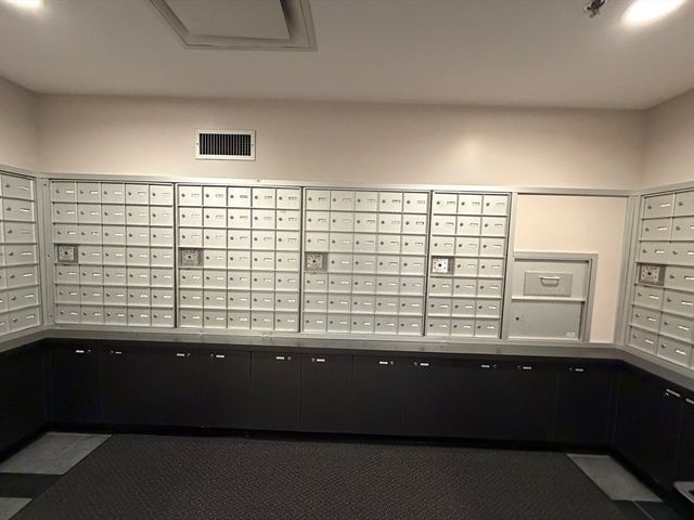 2 Earhart 202, Cambridge, MA 02141