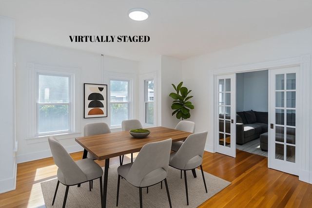 16 Charles St, Holyoke, MA 01040
