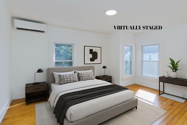 16 Charles St, Holyoke, MA 01040