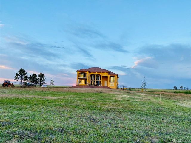 8505 Quail Run Rd, Watkins, CO 80137