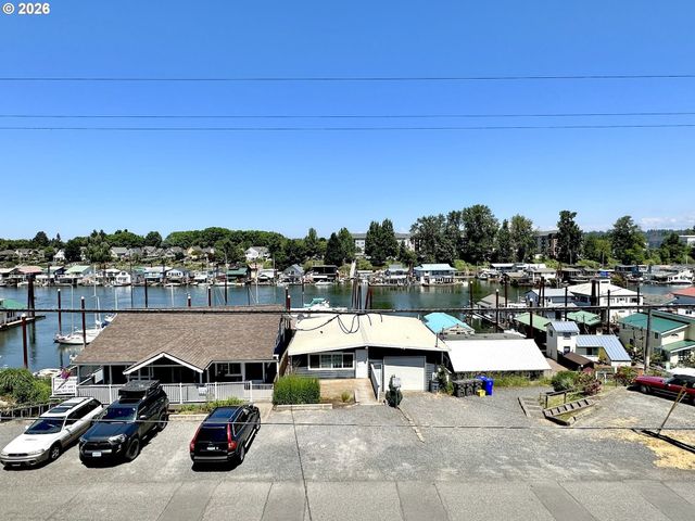 302 N BRIDGETON Rd, Portland, OR 97217