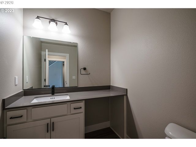302 N BRIDGETON Rd, Portland, OR 97217
