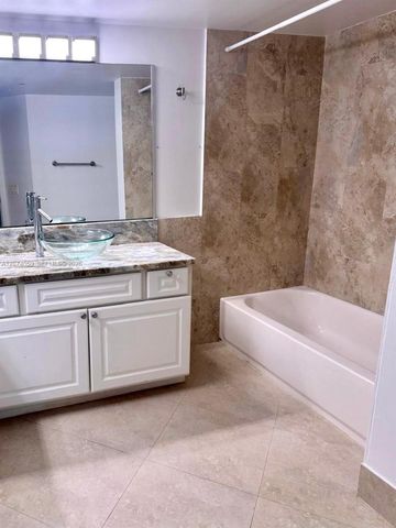 800 Scotia Drive 103, Hypoluxo, FL 33462
