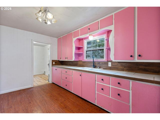 1035 Sw 15TH St, Lincoln City, OR 97367