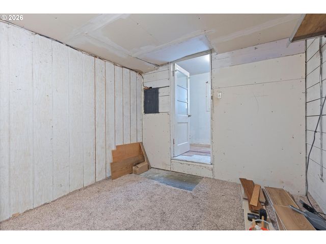 1035 Sw 15TH St, Lincoln City, OR 97367