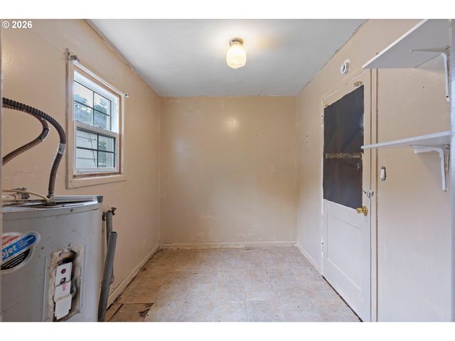 1035 Sw 15TH St, Lincoln City, OR 97367