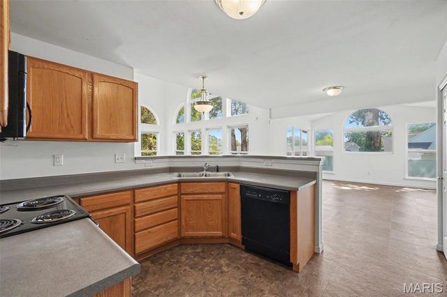 2012 Archway Drive, Wentzville, MO 63385